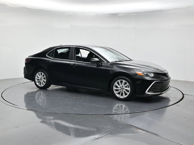 Used 2024 Toyota Camry LE FWD image 3