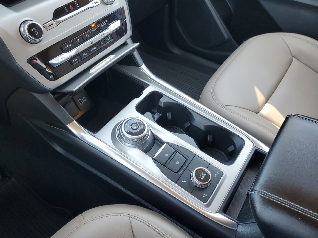 Certified 2023 Ford Explorer XLT w/ Equipment Group 202A AWD/4WD image 33