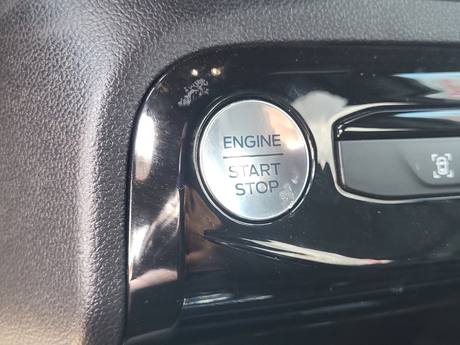 Certified 2025 Ford Escape ST-Line w/ Tech Pack #1 image 25