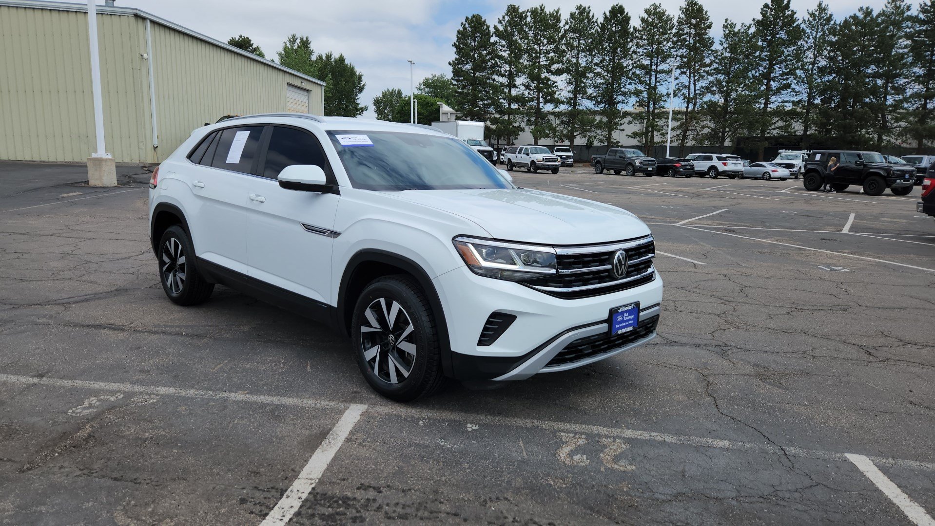 Used 2022 Volkswagen Atlas Cross Sport SE FWD image 16