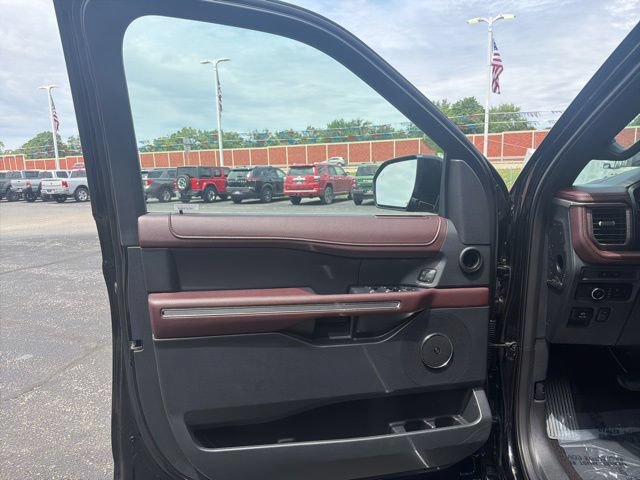 Certified 2023 Ford Expedition Limited AWD/4WD image 9