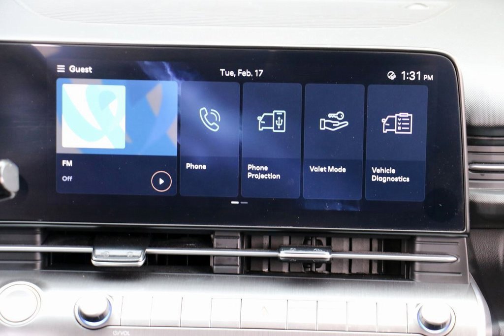 Used 2025 Hyundai Kona SEL image 24