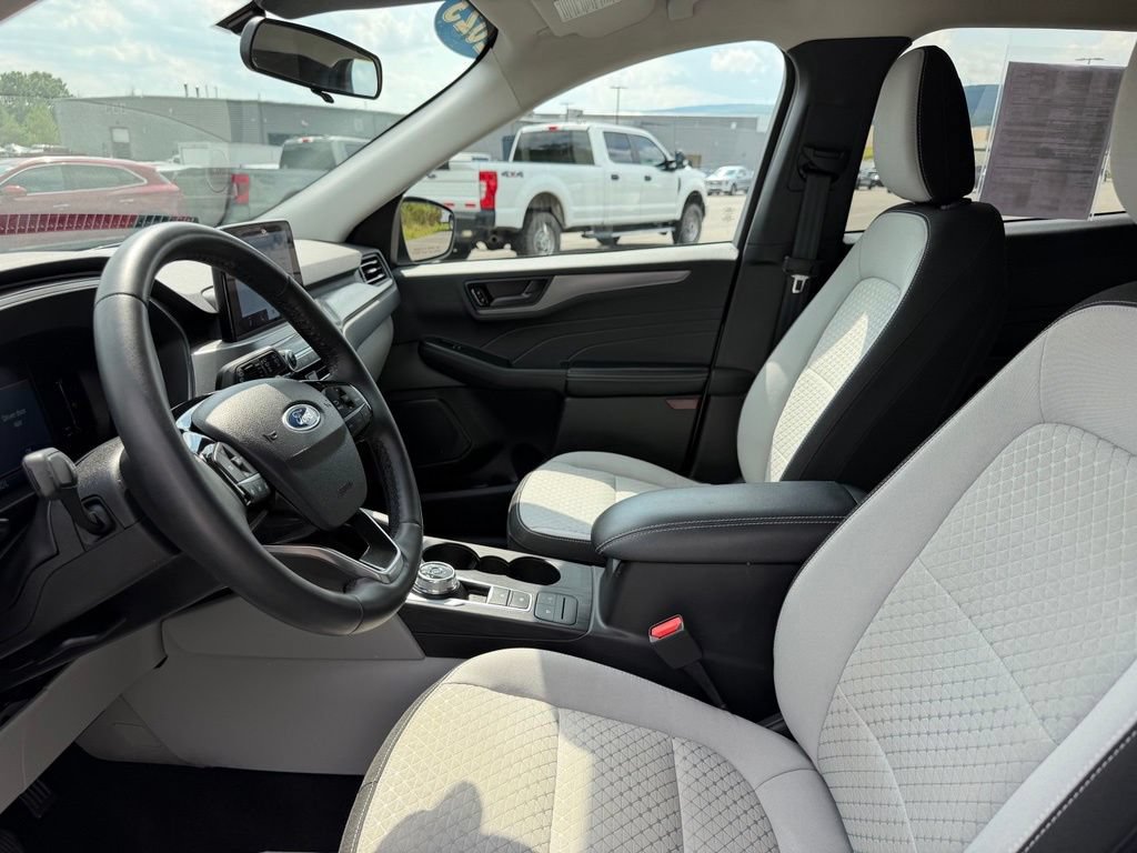 Certified 2023 Ford Escape Active AWD/4WD image 7