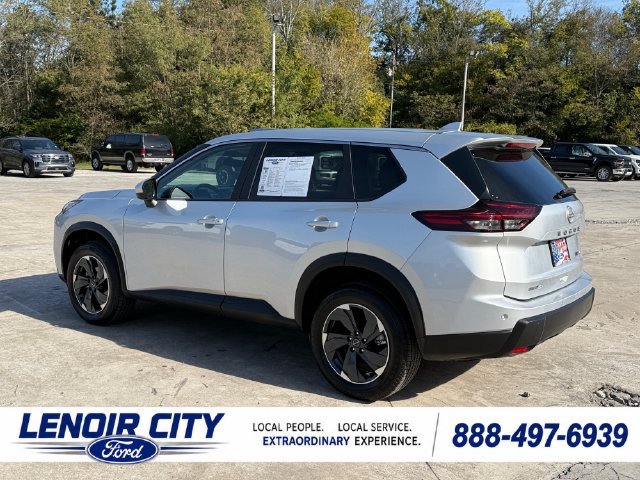 Used 2024 Nissan Rogue SV AWD/4WD image 18