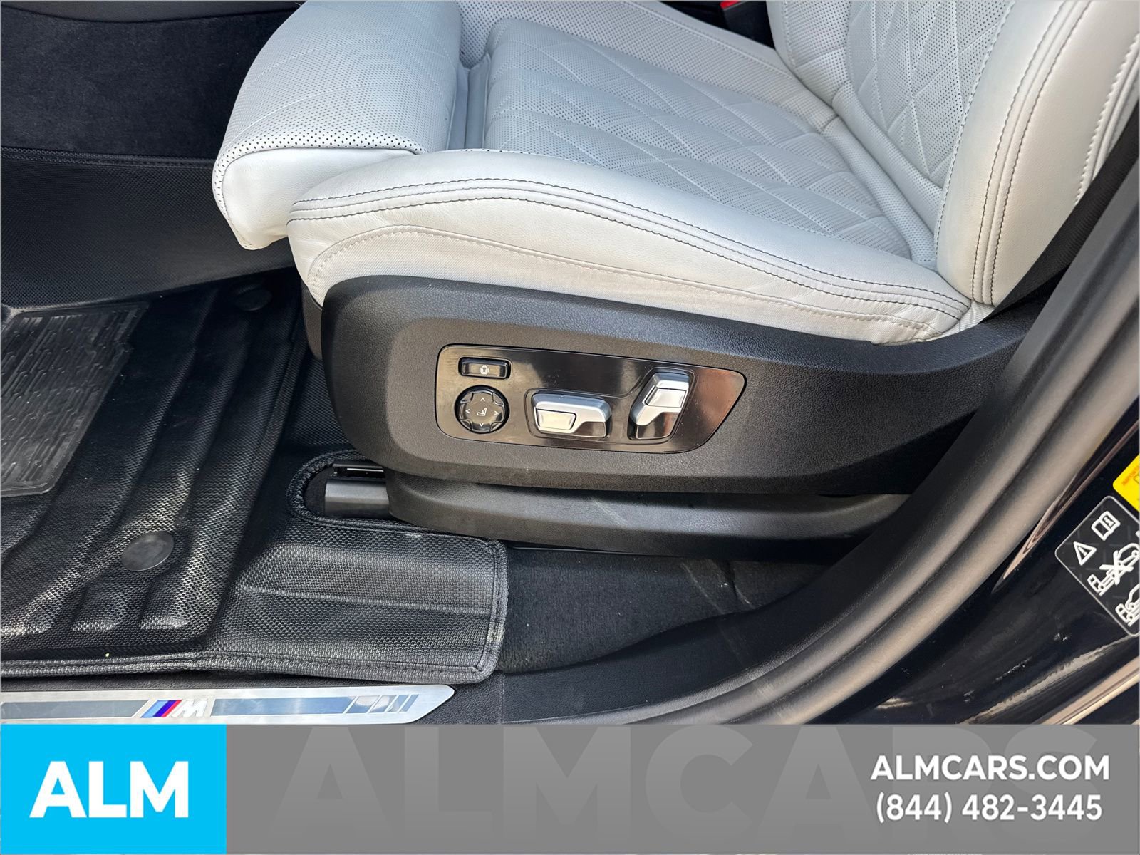 Used 2024 BMW X7 xDrive40i w/ M Sport Package AWD/4WD image 11