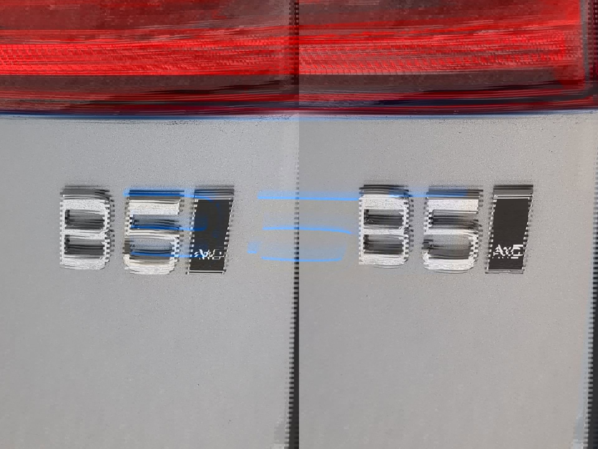 Used 2025 Volvo XC60 B5 Plus image 40