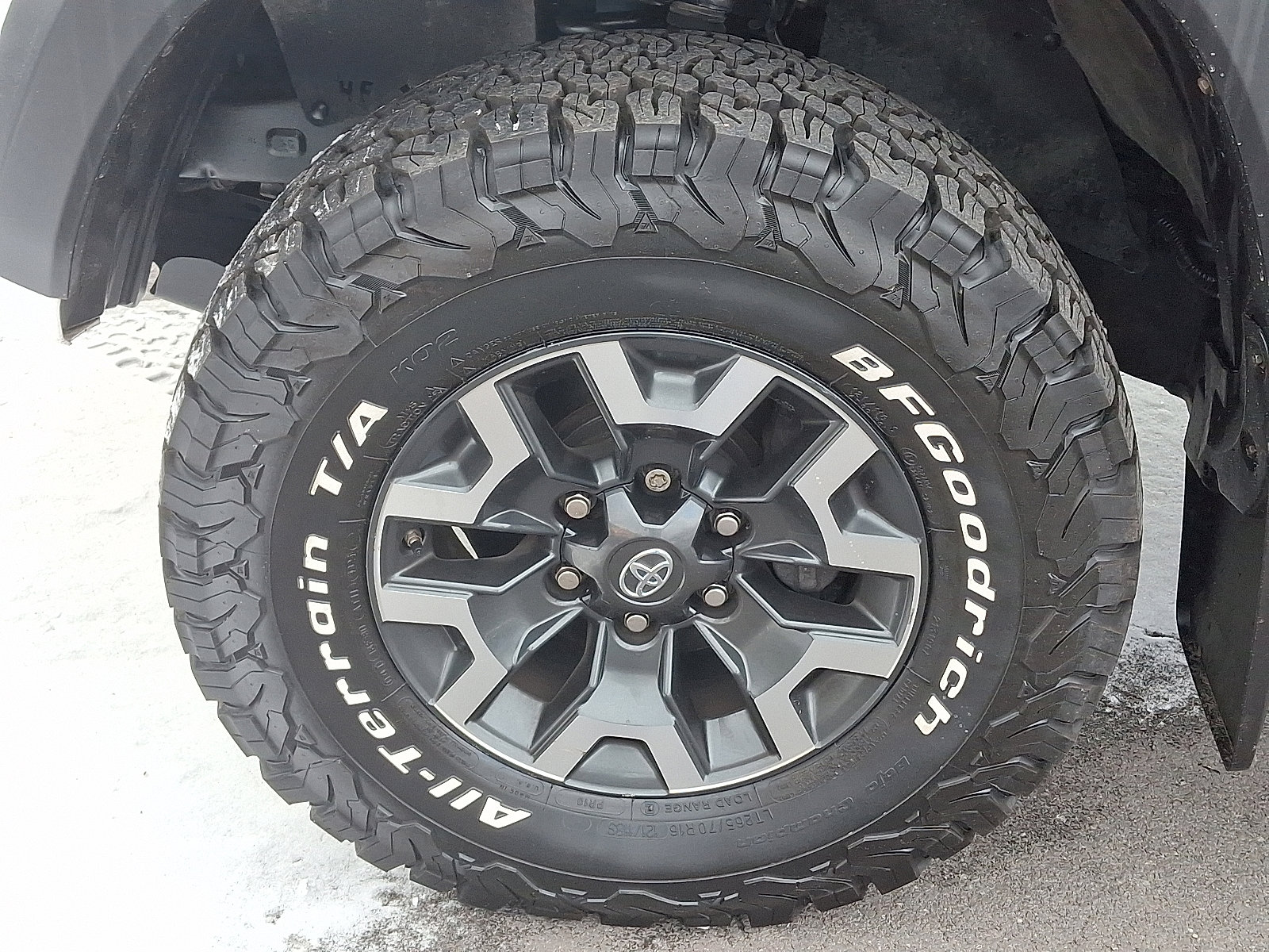 Used 2017 Toyota Tacoma TRD Off-Road image 29