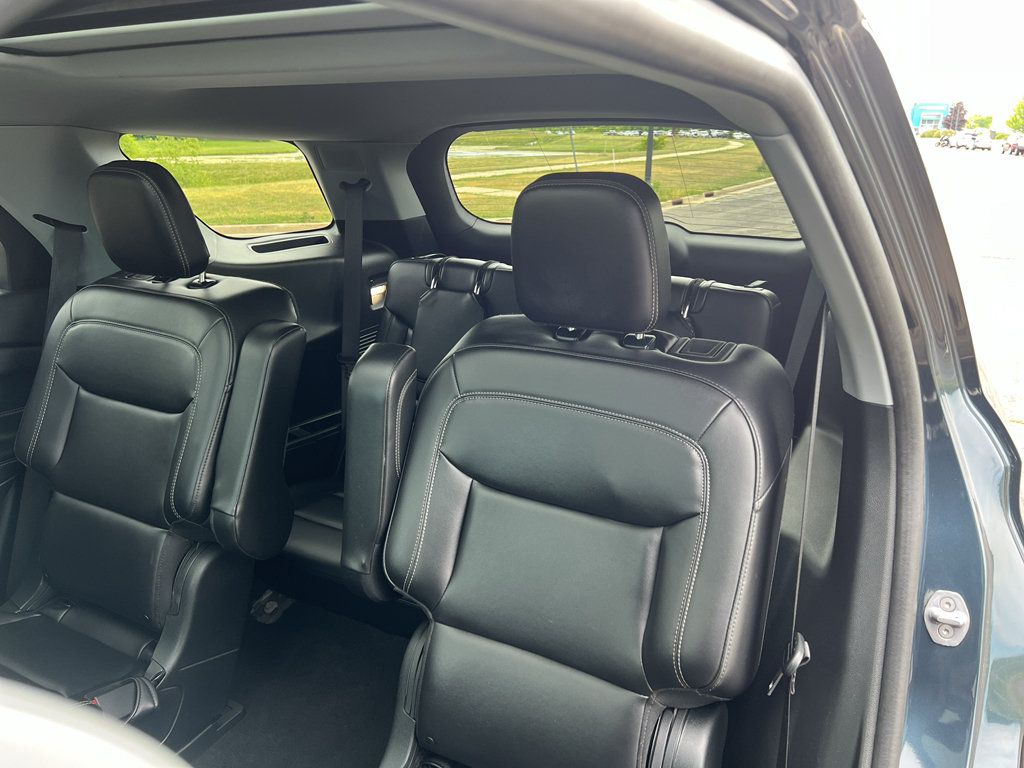 Certified 2024 Ford Explorer XLT w/ Equipment Group 202A AWD/4WD image 38