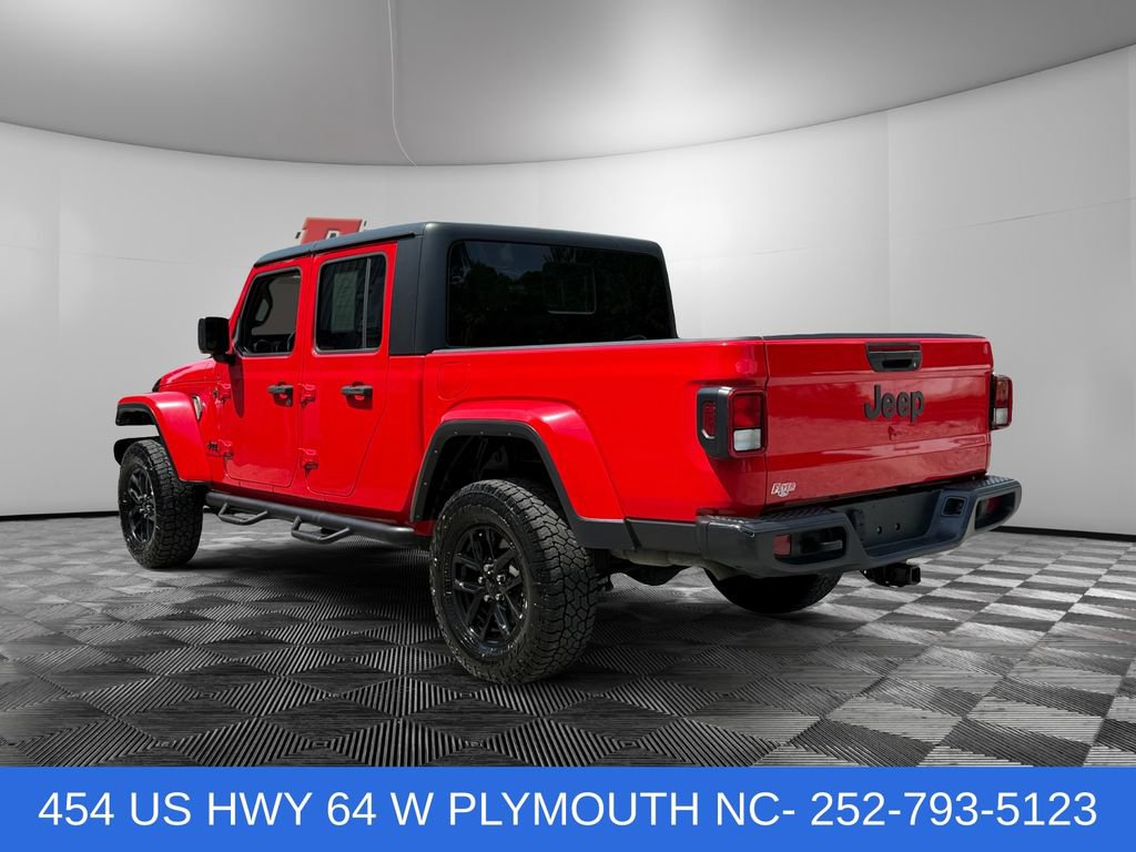 Used 2022 Jeep Gladiator Sport AWD/4WD image 3