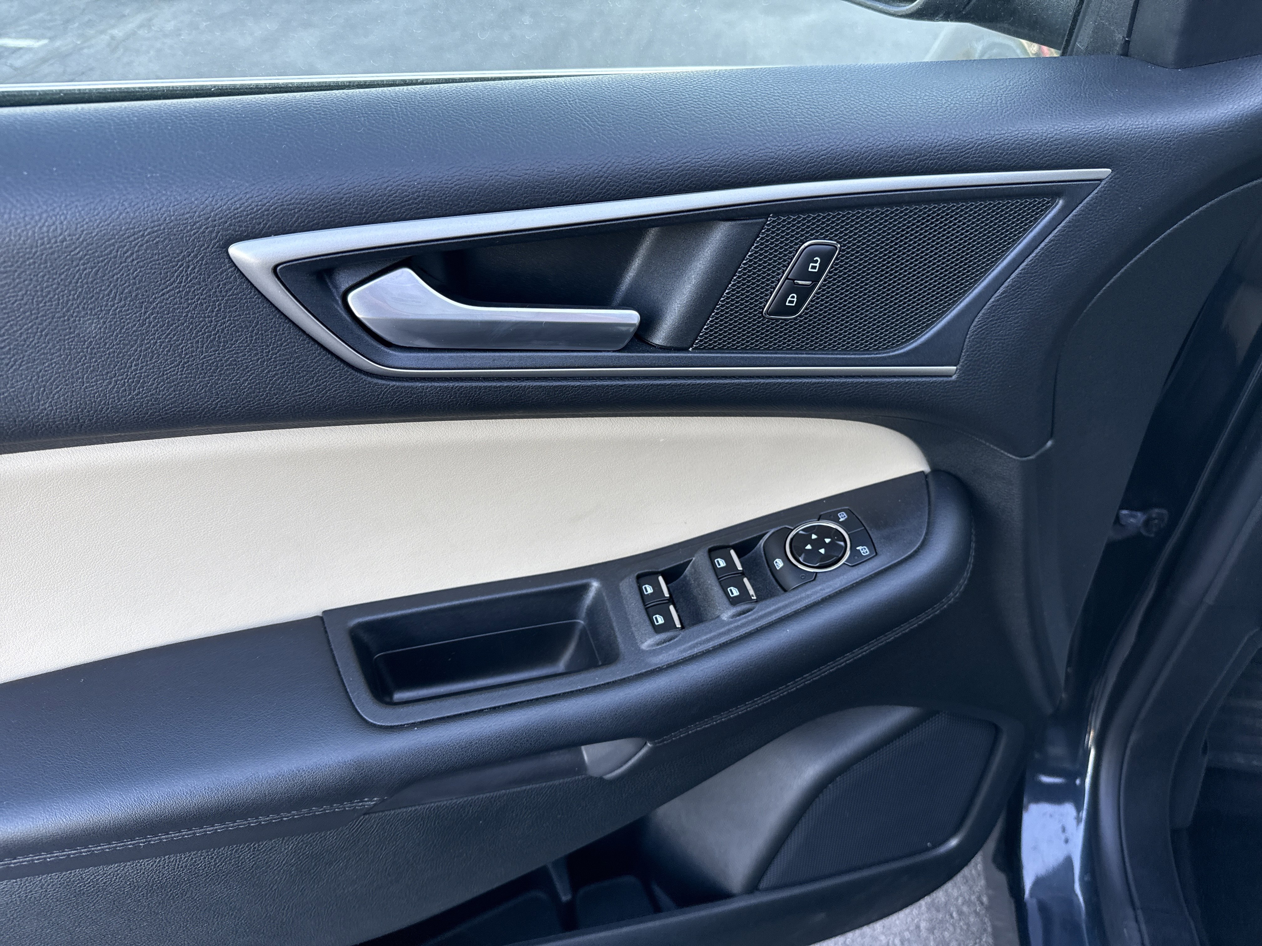 Certified 2023 Ford Edge SEL w/ Convenience Package AWD/4WD image 16