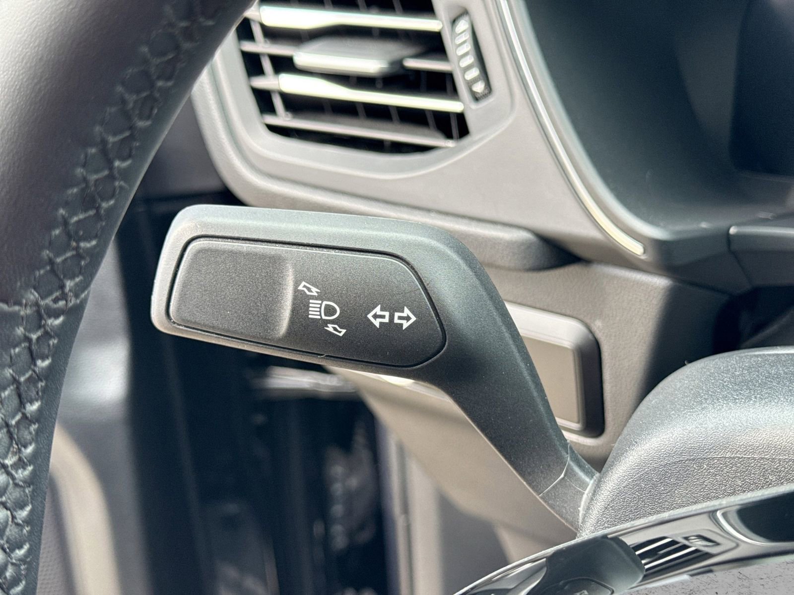 Certified 2025 Ford Escape Platinum image 25