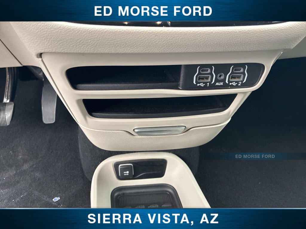 Used 2024 Chrysler Pacifica Touring-L FWD image 41