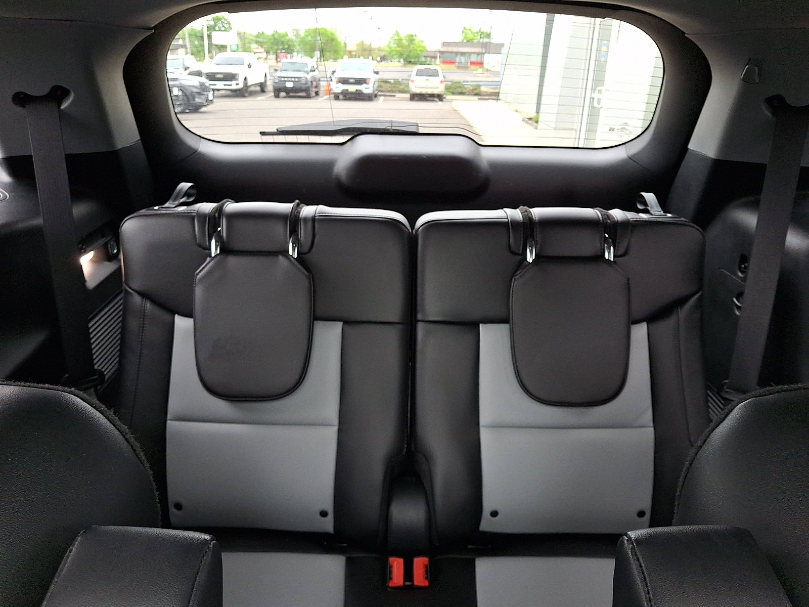 Certified 2023 Ford Explorer XLT w/ Equipment Group 202A AWD/4WD image 12