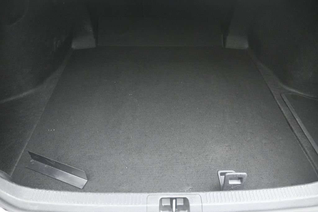 Used 2025 Toyota Camry SE FWD image 2