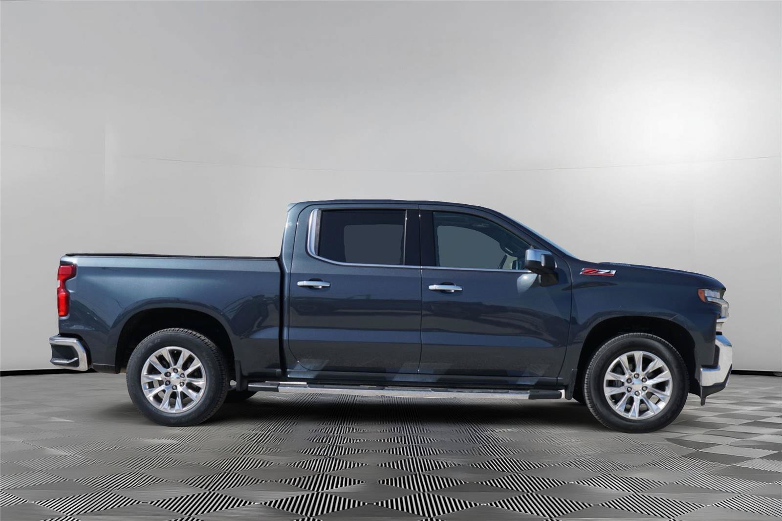 Used 2020 Chevrolet Silverado 1500 LTZ w/ LTZ Premium Package AWD/4WD image 4
