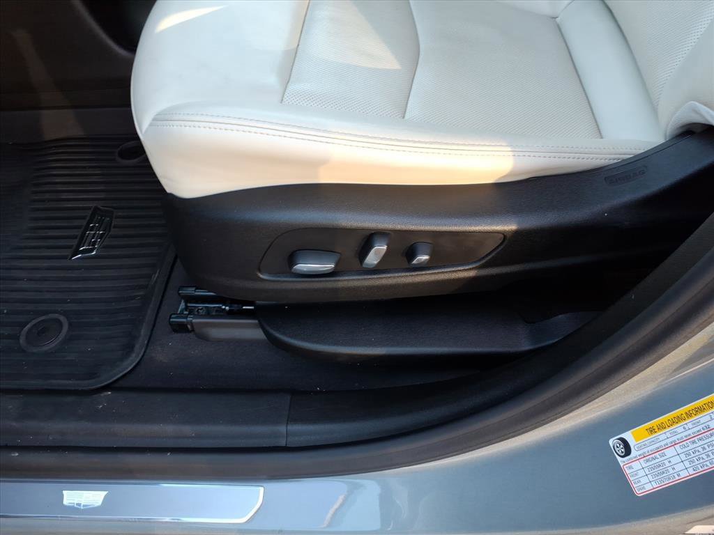 Used 2024 Cadillac XT6 Sport w/ Technology Package image 12