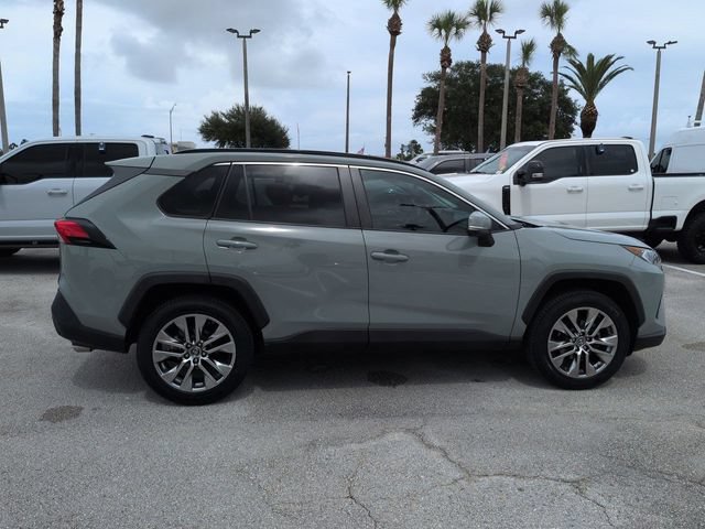 Used 2019 Toyota RAV4 XLE Premium w/ Cold Weather Package FWD image 3