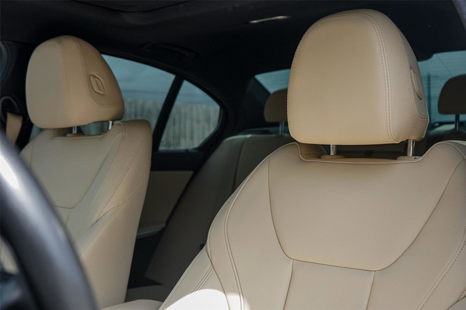 Used 2019 BMW 330i Sedan RWD image 11