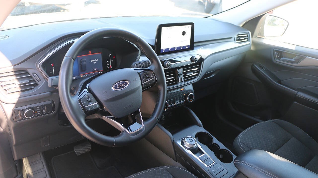 Certified 2024 Ford Escape Active AWD/4WD image 31