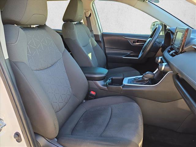 Used 2022 Toyota RAV4 XLE AWD/4WD image 19