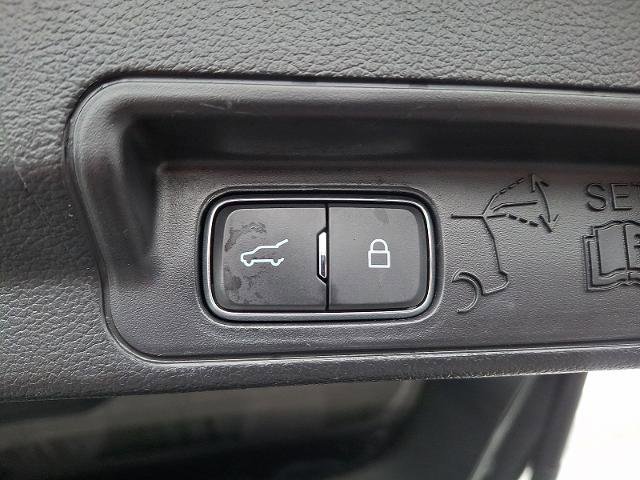 Certified 2022 Ford Explorer Limited w/ Limited Technology Package image 33