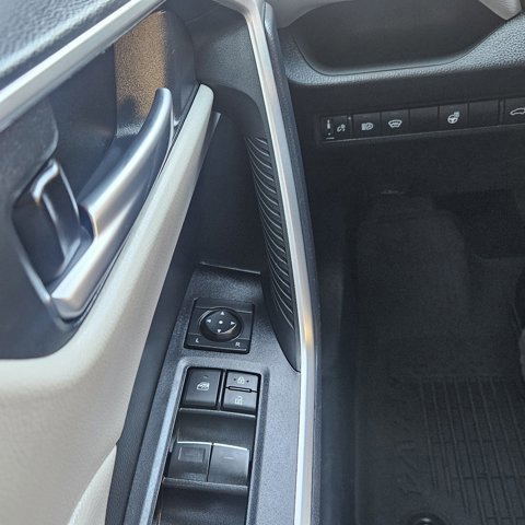 Used 2024 Toyota RAV4 XLE w/ Convenience Package image 23