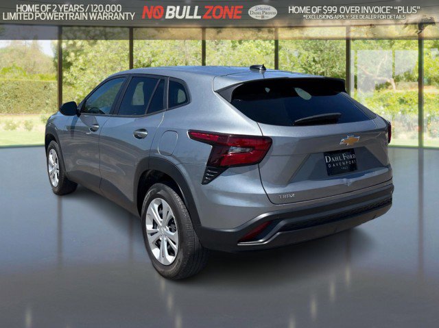 Used 2024 Chevrolet Trax LS w/ Driver Confidence Package FWD image 3