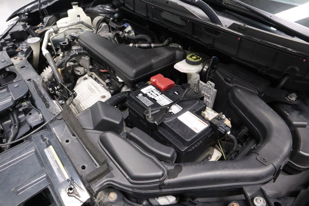 Used 2019 Nissan Rogue SV image 12