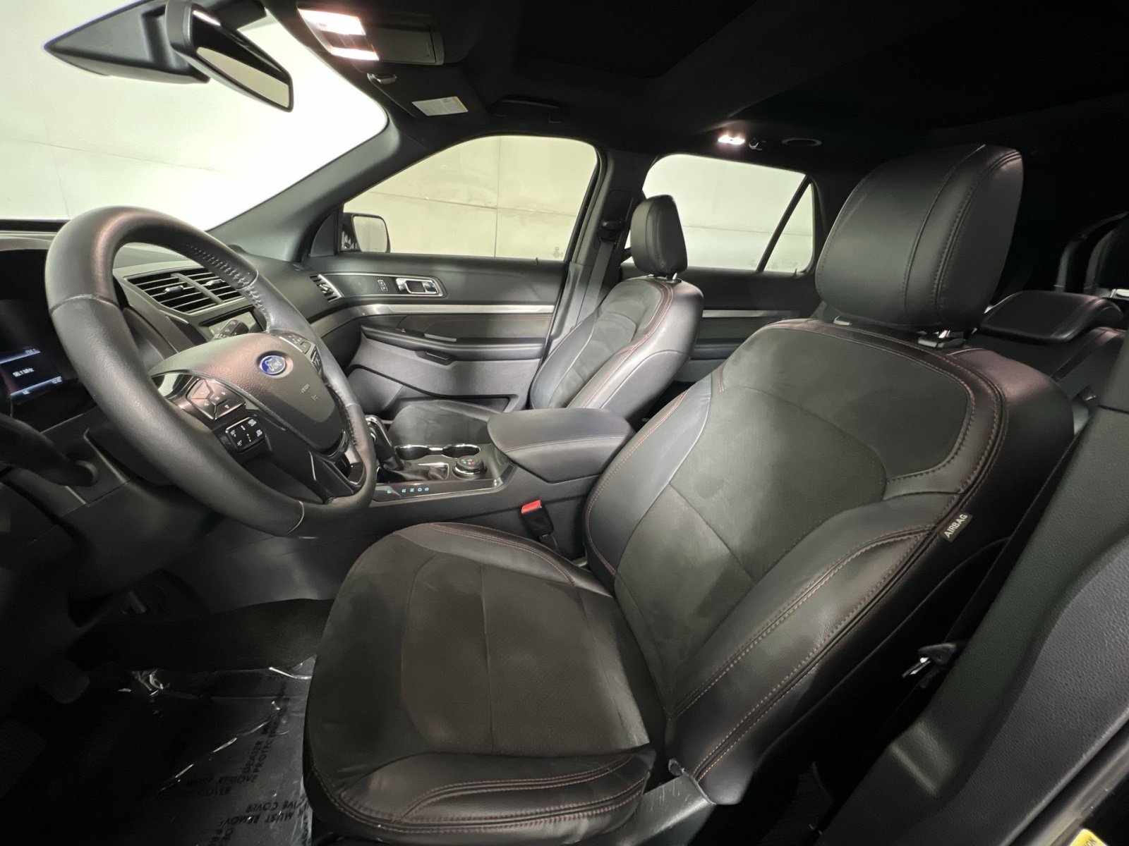 Certified 2018 Ford Explorer XLT w/ Equipment Group 202A AWD/4WD image 13