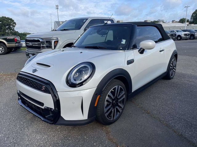 Used 2024 MINI Cooper S FWD image 3