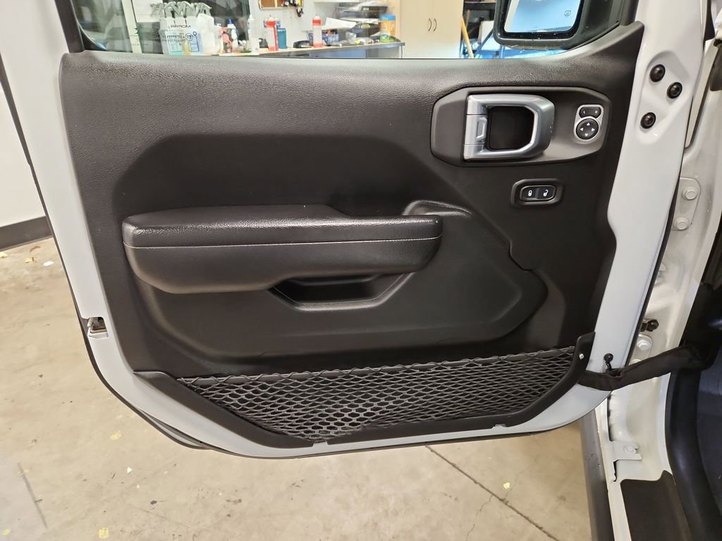 Used 2022 Jeep Gladiator Rubicon w/ Trailer Tow Package image 17