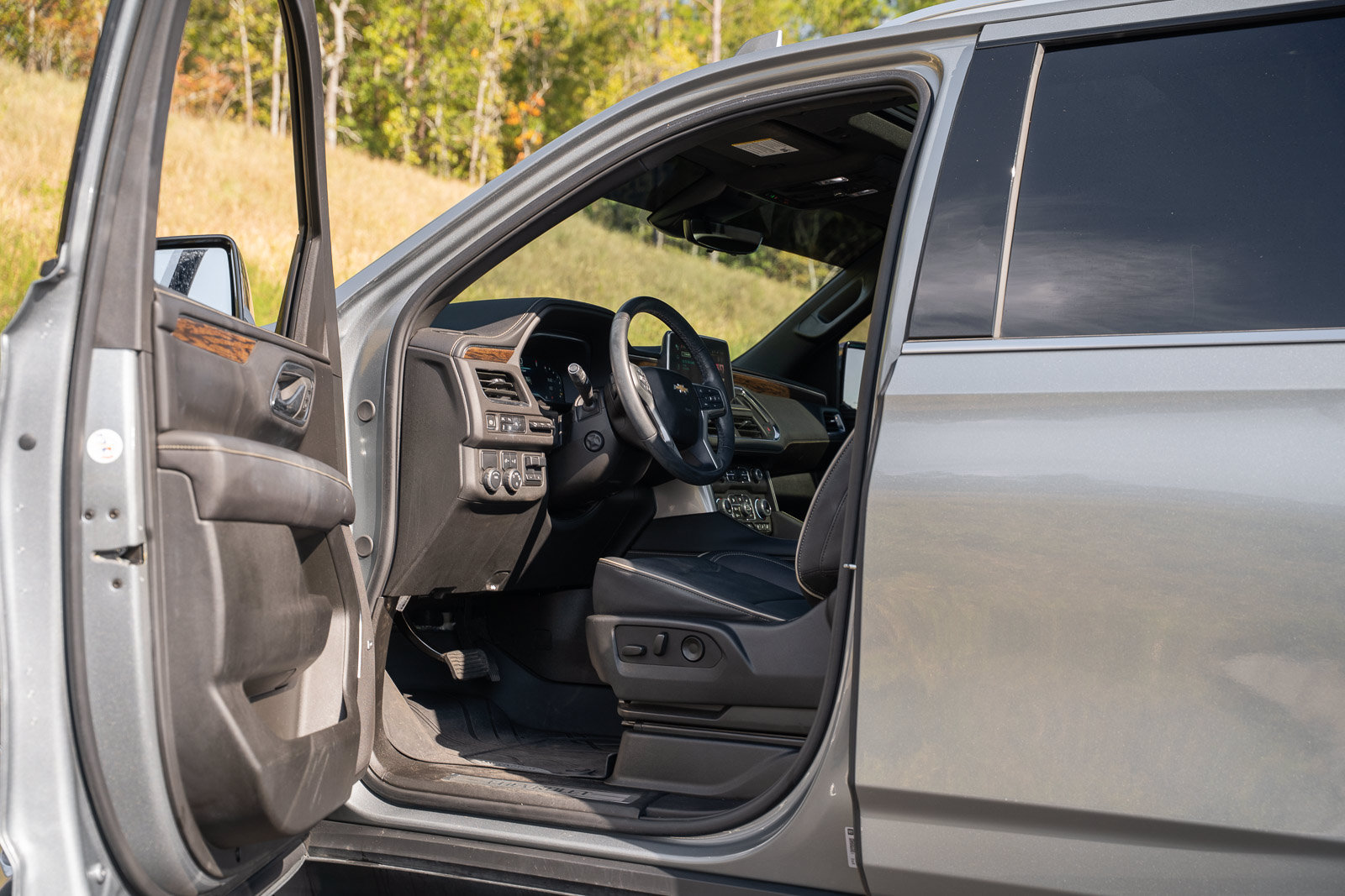 Used 2024 Chevrolet Tahoe Premier w/ Premium Package RWD image 33