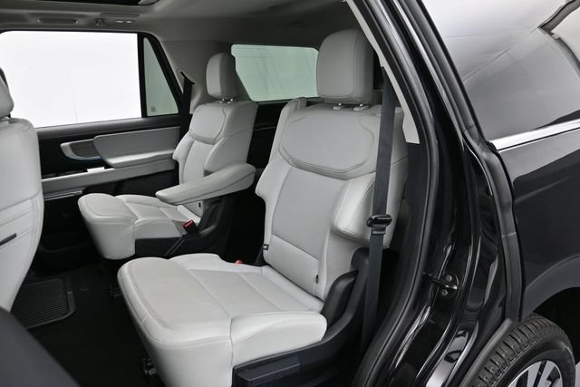 Certified 2025 Ford Expedition Platinum w/ Driver's Package AWD/4WD image 29