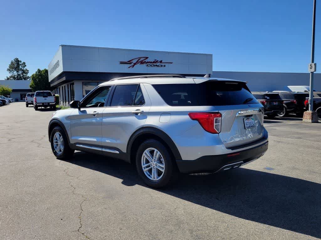 Certified 2023 Ford Explorer XLT w/ Equipment Group 202A RWD image 3