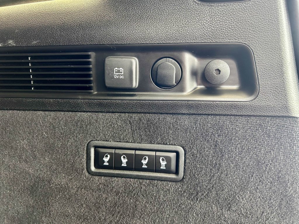 Used 2022 Jeep Grand Wagoneer Series III w/ Rear Seat Video Group 1 image 17