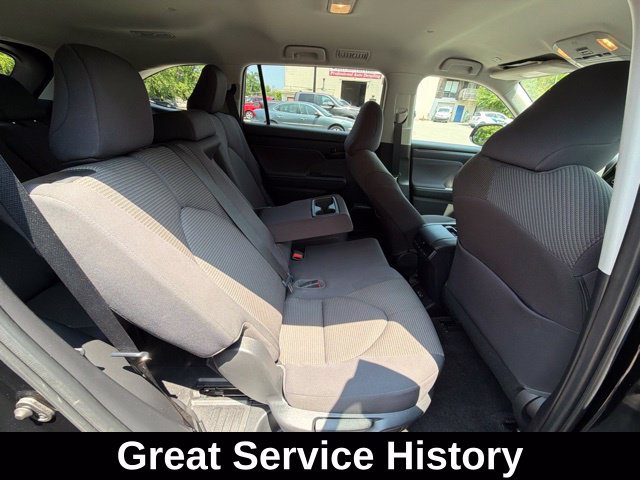 Used 2023 Toyota Highlander LE AWD/4WD image 17