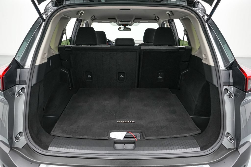 Used 2023 Nissan Rogue SV AWD/4WD image 19