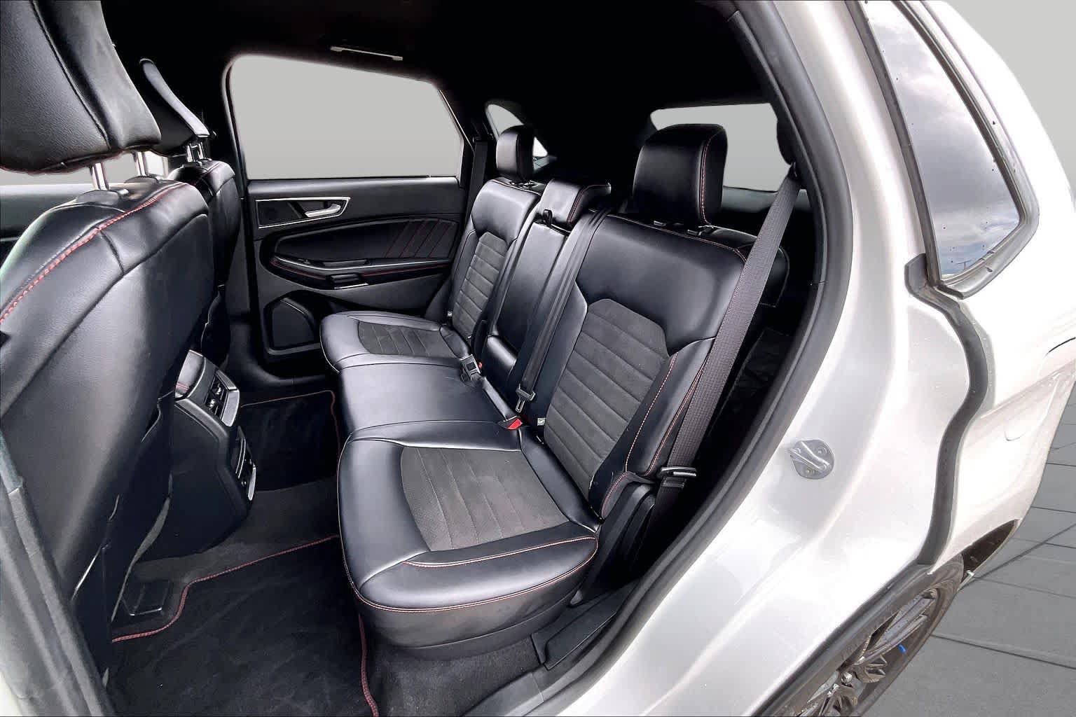Certified 2024 Ford Edge ST-Line AWD/4WD image 19