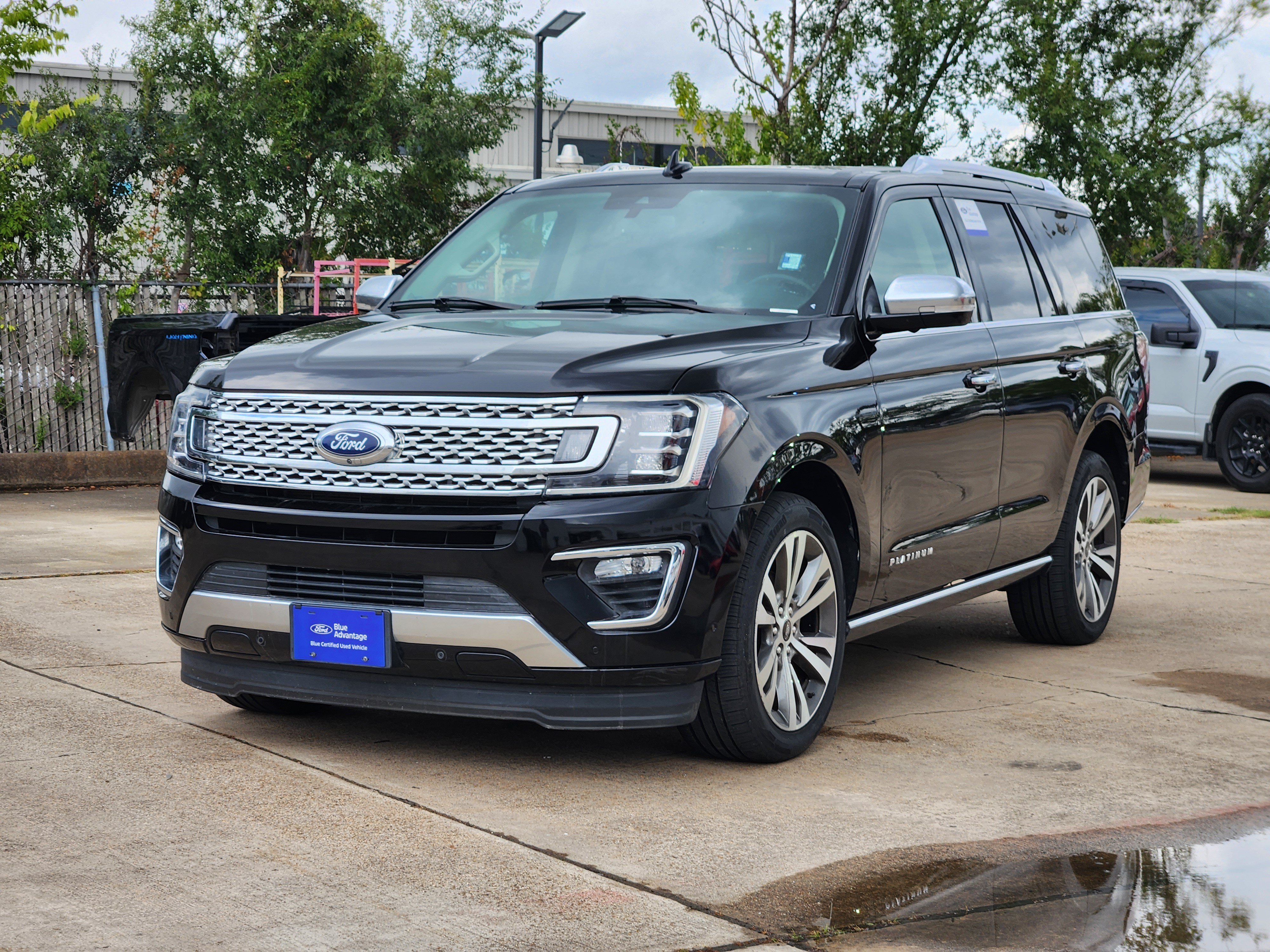Certified 2020 Ford Expedition Platinum RWD image 2