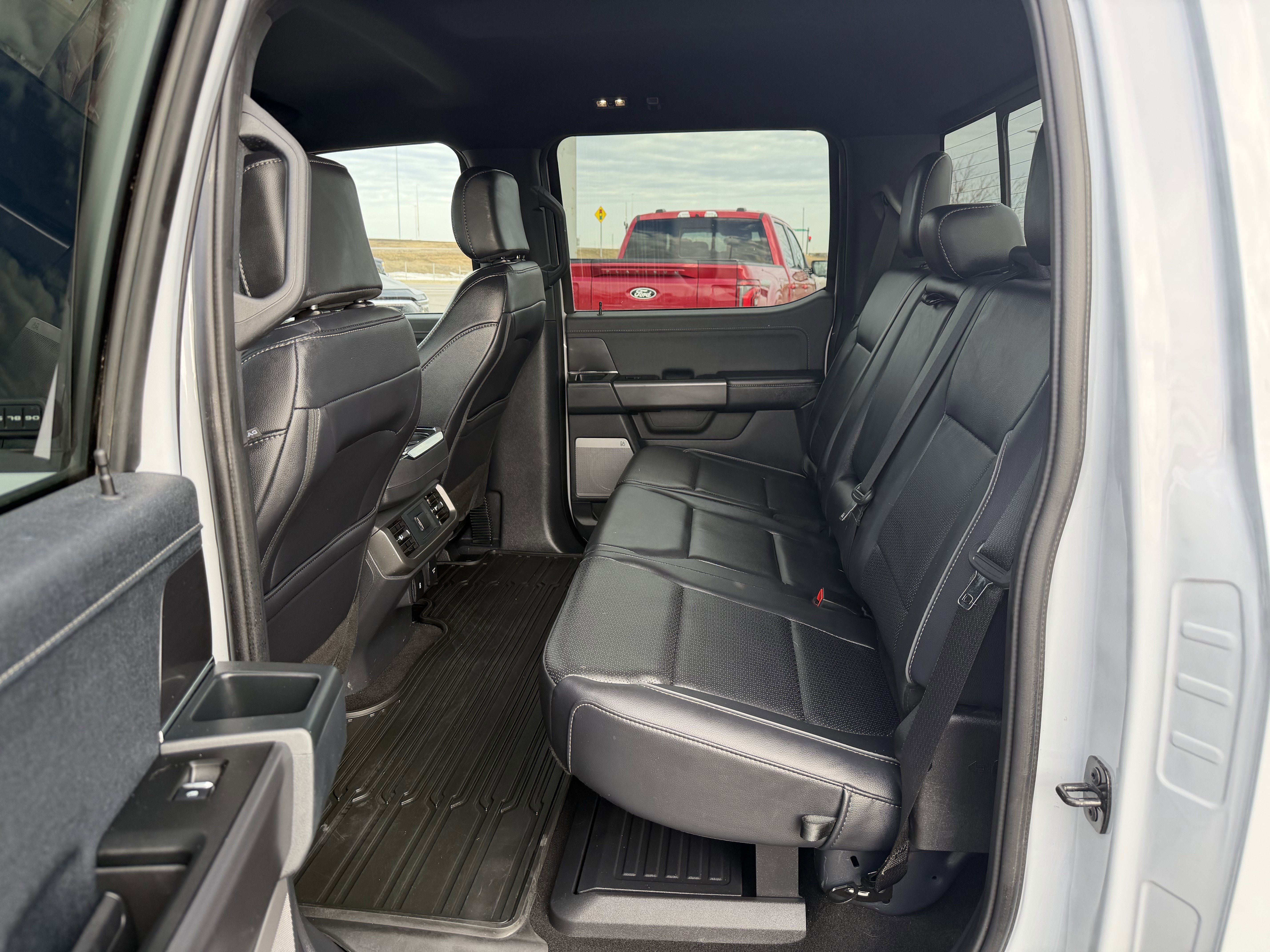 Certified 2025 Ford F150 Lariat w/ Equipment Group 501A Mid image 19