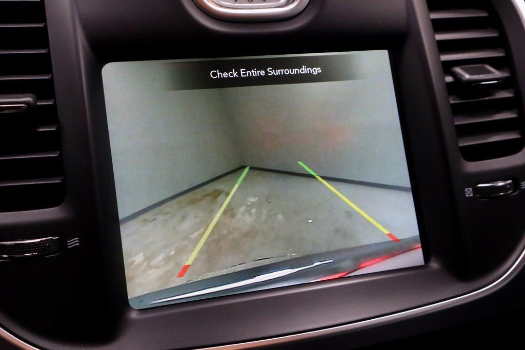 Used 2022 Chrysler 300 Touring image 10