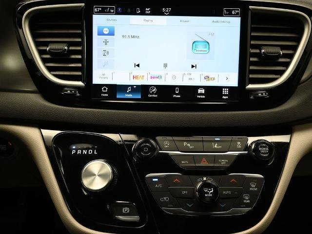 Used 2024 Chrysler Pacifica Touring-L image 27