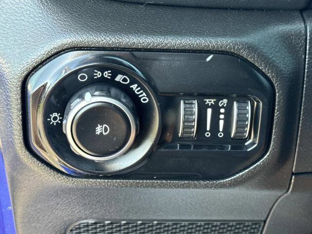 Used 2019 Jeep Wrangler Unlimited Sahara AWD/4WD image 20