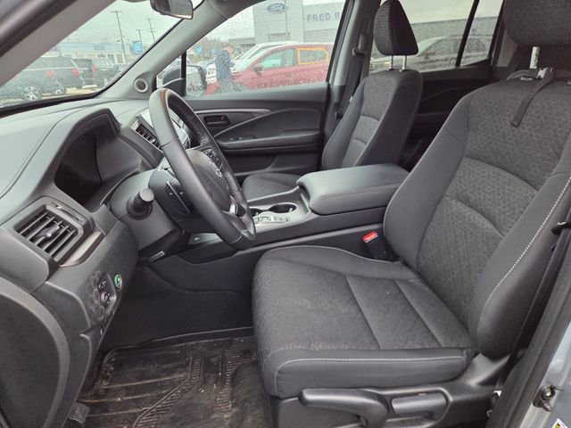 Used 2025 Honda Ridgeline Sport image 9