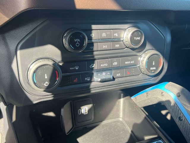 Certified 2022 Ford Bronco Outer Banks w/ Sasquatch Package AWD/4WD image 28