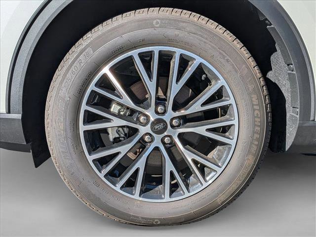 Certified 2025 Ford Escape SE w/ PHEV Premium Package FWD image 18