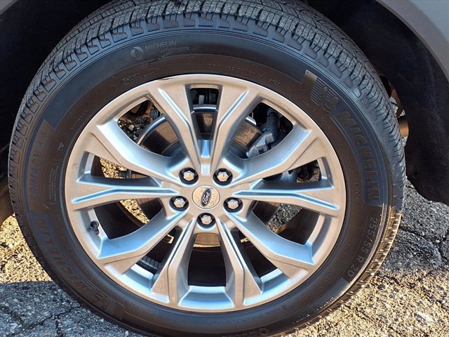 Certified 2023 Ford Explorer Limited w/ Limited Technology Package image 32