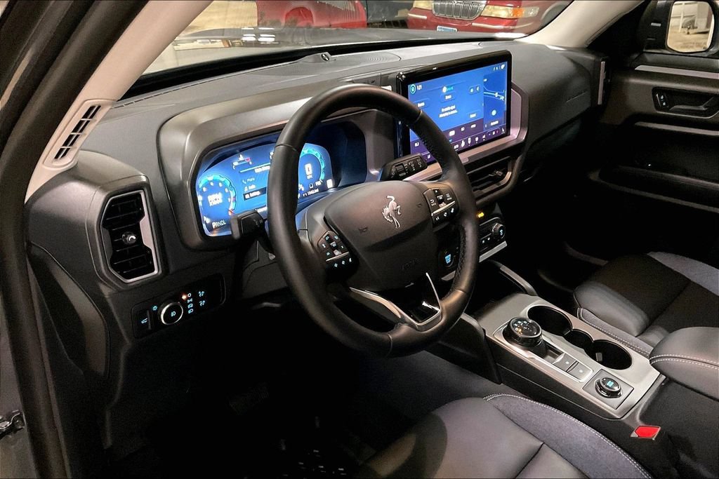 Certified 2025 Ford Bronco Sport Outer Banks w/ Outer Banks Tech Package+ AWD/4WD image 13