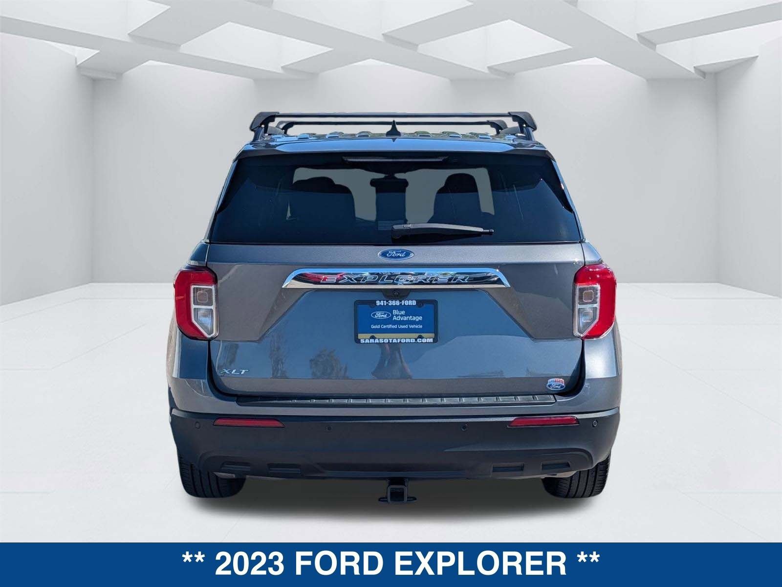 Certified 2023 Ford Explorer XLT image 3