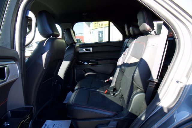 Certified 2023 Ford Explorer ST-Line AWD/4WD image 30